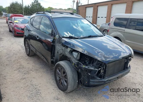 2015 Hyundai Tucson Se z USA, uszkodzony, nr VIN KM8JU3AG2FU101382